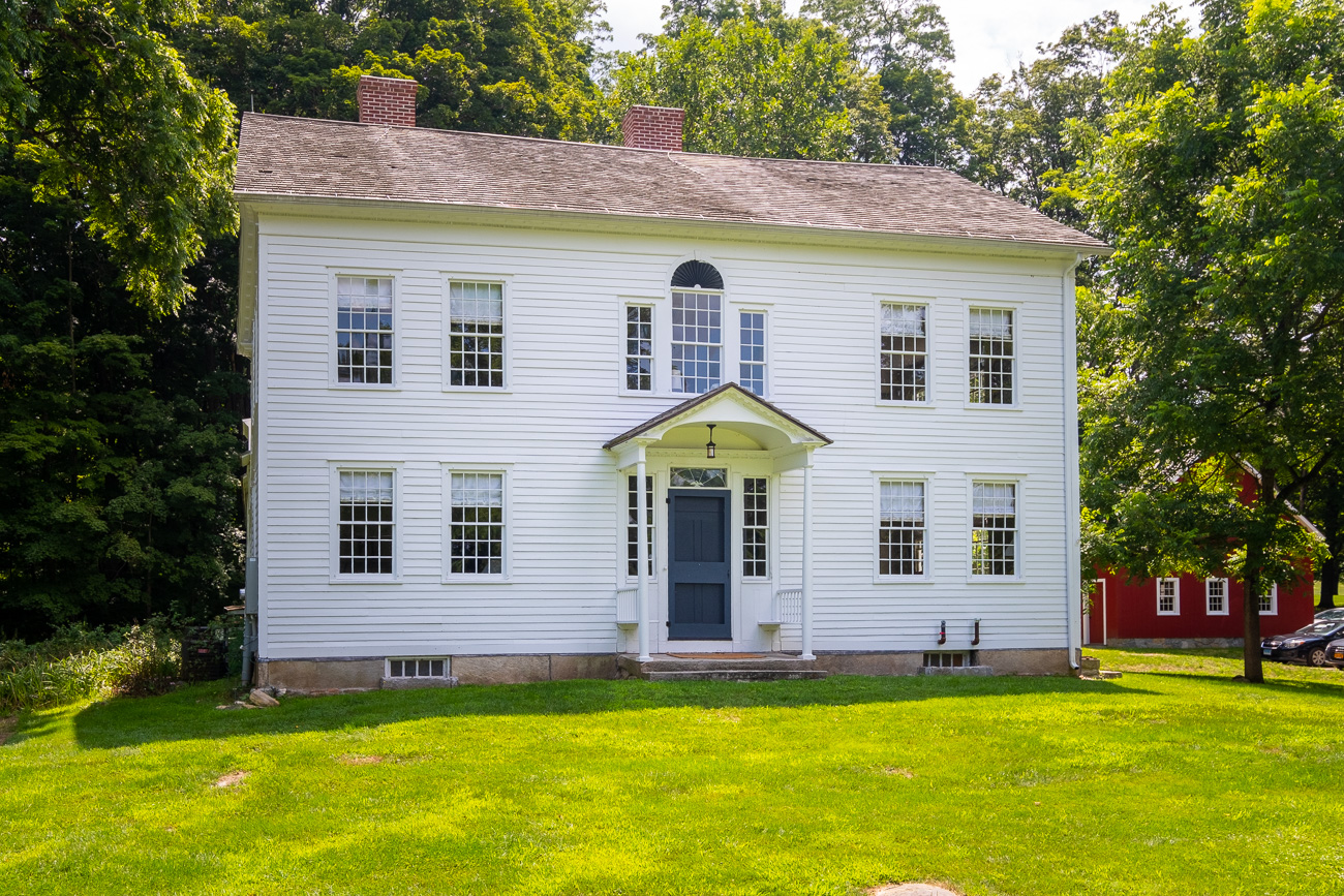 This renovation of a 1960's colonial on a Connecticut lake included a new kitchen with custom designed cabinetry.